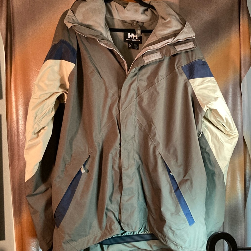 Jelly Hansen XL taupe windbreaker with angle pockets  zip out arm pits 54” chest